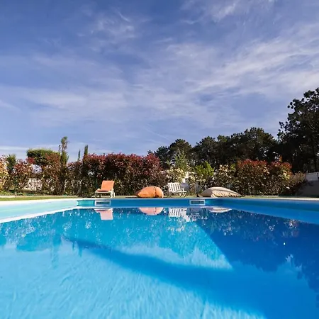 Chalet Meirinha House