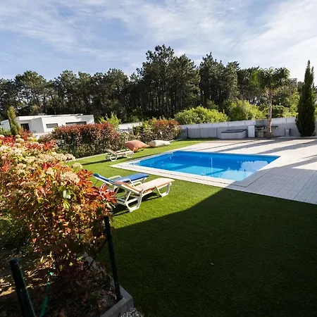 Chalet Meirinha House