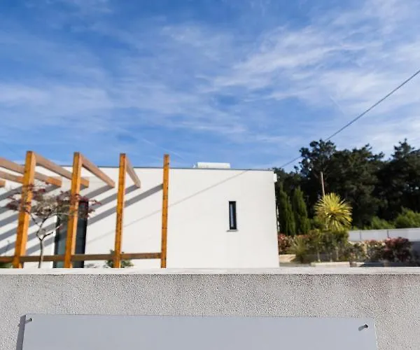 Chalet Meirinha House *